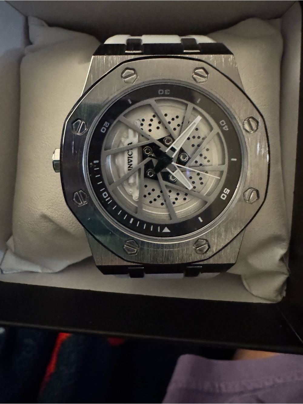 NEW in box Invicta 70039 Men’s Silver Skeleton Watch White Silicone Strap